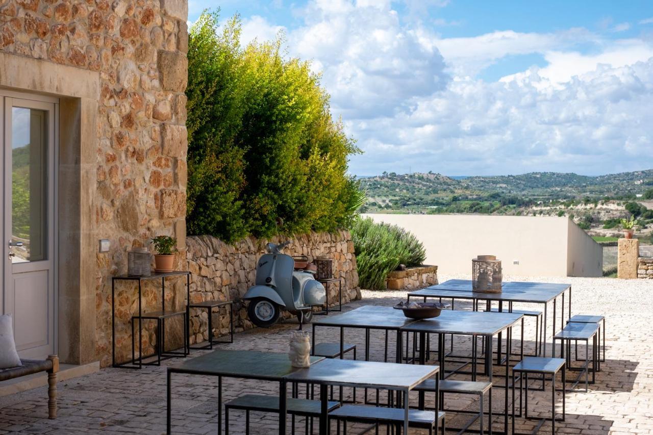 I Carusi relais Villa Noto Luaran gambar